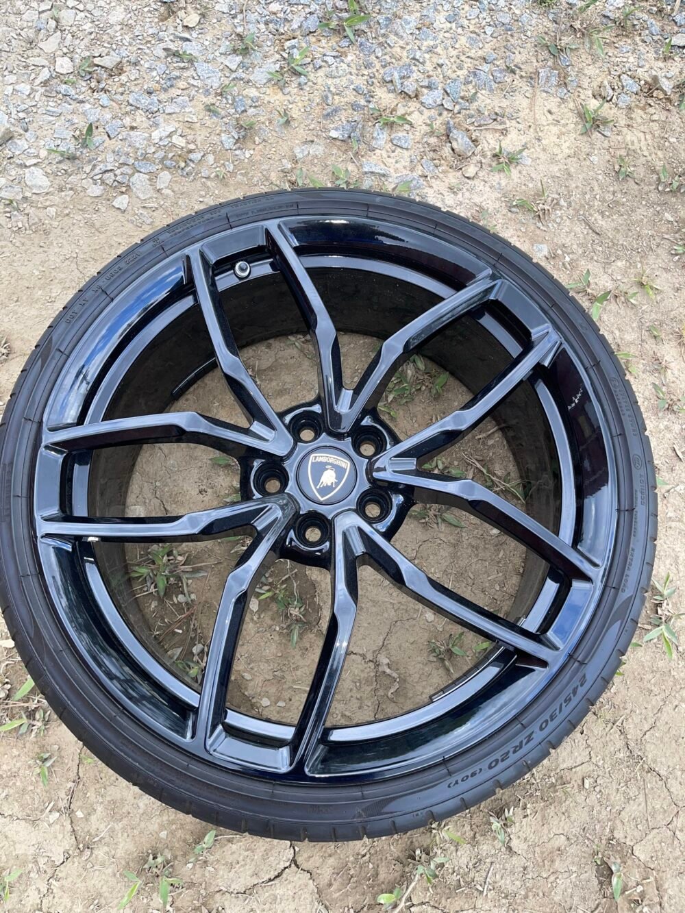 2016 Lamborghini Tires and Rims - Image 3