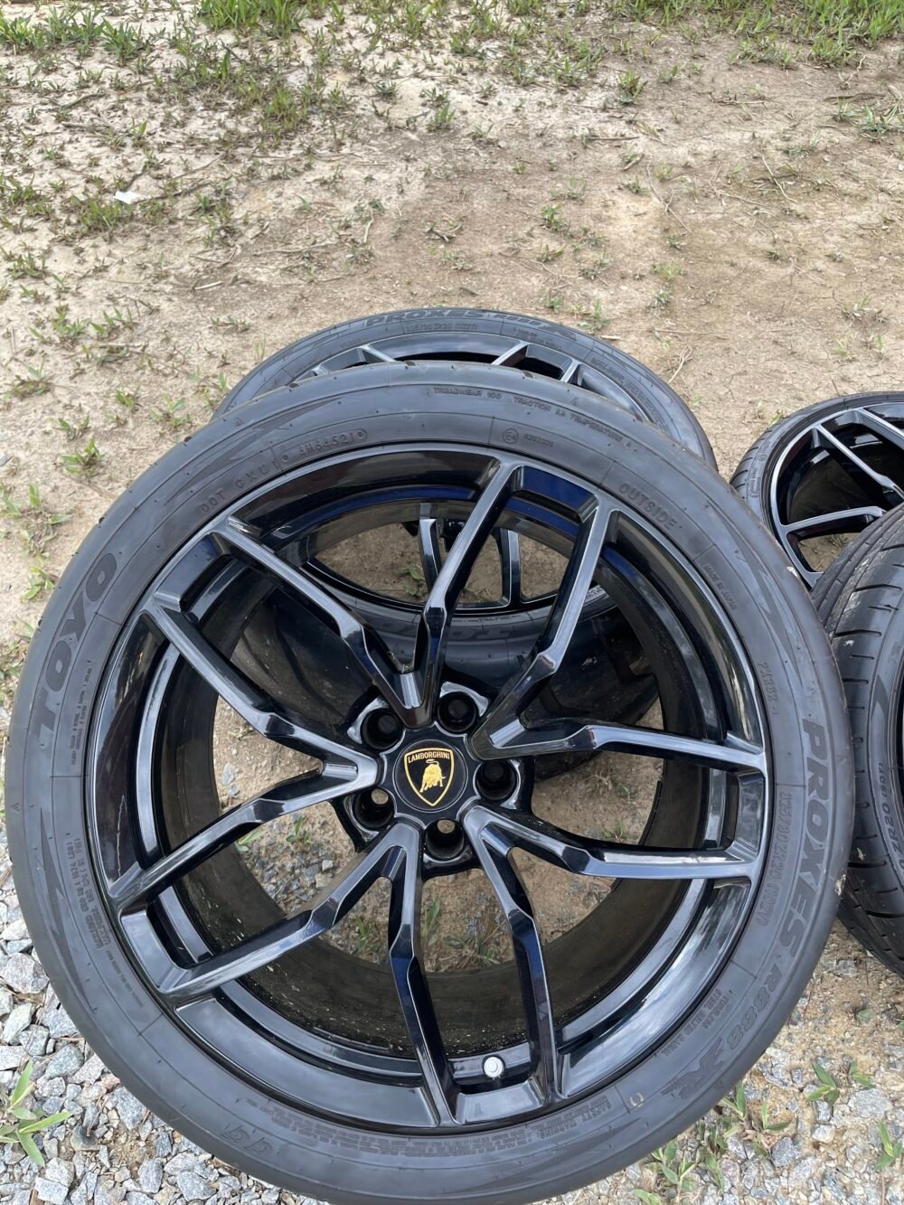 2016 Lamborghini Tires and Rims